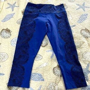 Nike cropped leggings legendary training capris